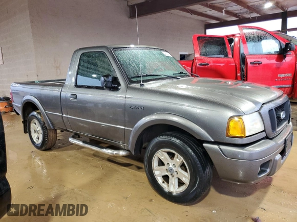 2005 Ford Ranger XL z VIN 1FTYR10U45PA48097, wystawiony jako Copart lot #45024735 z przebiegiem 136 421 mil mil oraz Szkoda całkowita • Salvage title. Historia ofert i sprzedaży dostępna na DreamBid. Obrazek 4.