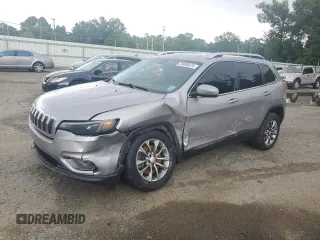 2019 Jeep Cherokee Latitude Plus z VIN 1C4PJLLB4KD332898, wystawiony jako Copart lot #55090475 z przebiegiem 93 558 mil mil oraz Szkoda całkowita • Salvage title. Historia ofert i sprzedaży dostępna na DreamBid. Obrazek 1.