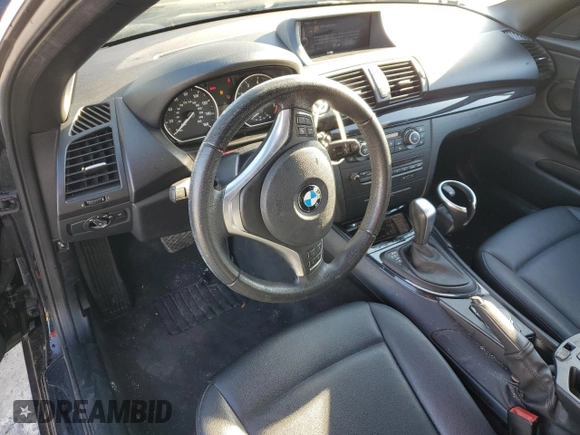 2013 BMW 1 Series 128i z VIN WBAUN1C52DVR01683, wystawiony jako Copart lot #88423465 z przebiegiem 111 157 mil mil oraz Szkoda całkowita • Salvage title. Historia ofert i sprzedaży dostępna na DreamBid. Obrazek 8.