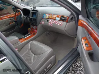 2001 Lexus LS 430 with VIN JTHBN30F910005133, listed as a IAAI auction lot 41937014 with 192,806 mi miles. Bid and sale history available at carsss.com. Image 5.