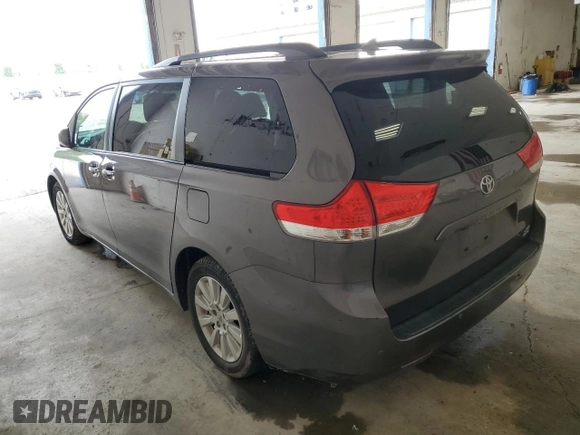 2012 Toyota Sienna XLE с VIN 5TDDK3DC8CS042919, выставлен на аукционе Copart как лот 62644385 с пробегом 135 252 миль миль и Списание • Salvage title. История ставок и продаж доступна на DreamBid. Изображение 2.