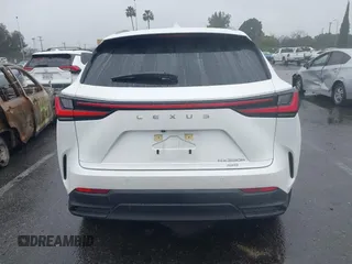 2024 Lexus NX 350h Premium z VIN JTJGKCEZ4R5013106, wystawiony jako IAAI lot #41499547 z przebiegiem 13 651 mil mil oraz . Historia ofert i sprzedaży dostępna na DreamBid. Obrazek 16.