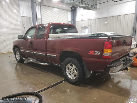 2000 Chevrolet Silverado 1500 LS with VIN 1GCEK19T8YE209097, listed as a Copart auction lot 43940845 with 103,571 mi miles and Clean Title. Bid and sale history available at carsss.com. Image 2.