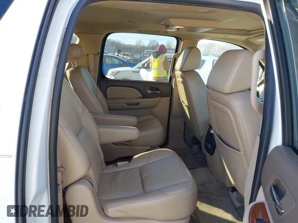 2007 GMC Yukon XL SLT with VIN 1GKFK16377J201950, listed as a IAAI auction lot 41665942 with 1 mi miles. Bid and sale history available at carsss.com. Image 8.