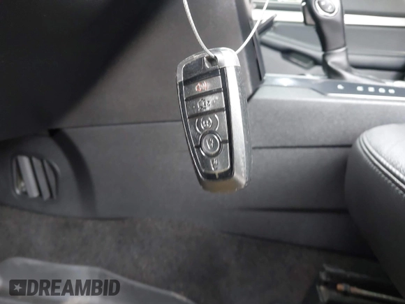 2018 Ford Explorer XLT with VIN 1FM5K8D82JGB43194, listed as a IAAI auction lot 39942301 with 123,033 mi miles and . Bid and sale history available at carsss.com. Image 11.