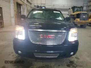 2010 GMC Yukon XL Denali with VIN 1GKUKMEF6AR225203, listed as a Copart auction lot 72700704 with 249,050 mi miles and Clean Title. Bid and sale history available at carsss.com. Image 5.