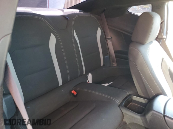 2019 Chevrolet Camaro 1LT z VIN 1G1FB1RX5K0134363, wystawiony jako Copart lot #56253715 z przebiegiem 83 194 mil mil oraz Szkoda całkowita • Salvage title. Historia ofert i sprzedaży dostępna na DreamBid. Obrazek 10.