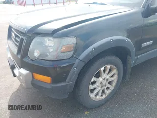 2008 Ford Explorer XLT z VIN 1FMEU73E98UA29846, wystawiony jako IAAI lot #42824300 z przebiegiem 198 198 mil mil oraz . Historia ofert i sprzedaży dostępna na DreamBid. Obrazek 6.