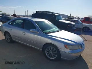 2008 Hyundai Azera Limited with VIN KMHFC46F38A309404, listed as a IAAI auction lot 41823266 with 221,866 mi miles. Bid and sale history available at carsss.com. Image 1.