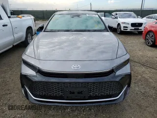 2023 Toyota Crown XLE z VIN JTDAAAAF7P3002461, wystawiony jako Copart lot #40628174 z przebiegiem Nie podano mil oraz . Historia ofert i sprzedaży dostępna na DreamBid. Obrazek 5.