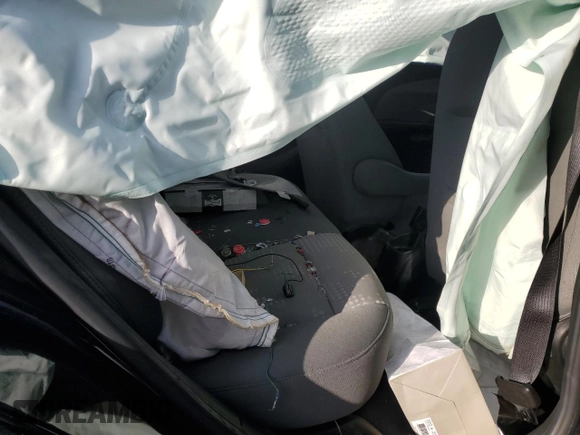 2015 Chevrolet Sonic LS z VIN 1G1JA5SG9F4128675, wystawiony jako Copart lot #88604995 z przebiegiem 124 289 mil mil oraz Szkoda całkowita • Salvage title. Historia ofert i sprzedaży dostępna na DreamBid. Obrazek 11.