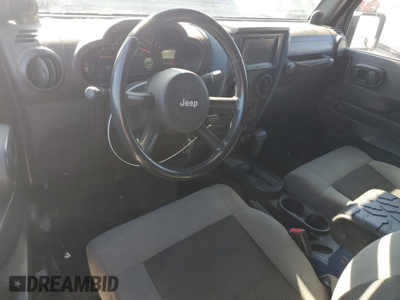 2008 Jeep Wrangler X z VIN 1J4FA24128L517522, wystawiony jako Copart lot #45706545 z przebiegiem 140 902 mil mil oraz Czysty tytuł • Clean title. Historia ofert i sprzedaży dostępna na DreamBid. Obrazek 8.