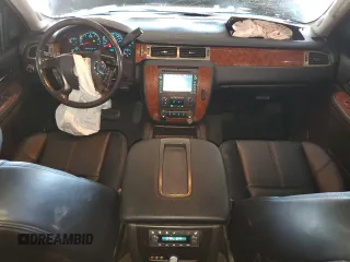 2008 Chevrolet Suburban LT w/3LT with VIN 1GNFC16008R123357, listed as a Copart auction lot 68578134 with 276,123 mi miles and Salvage Title. Bid and sale history available at carsss.com. Image 8.