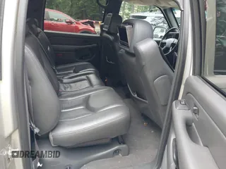 2004 Chevrolet Avalanche Z71 z VIN 3GNEK12TX4G226357, wystawiony jako IAAI lot #42507205 z przebiegiem 200 631 mil mil oraz . Historia ofert i sprzedaży dostępna na DreamBid. Obrazek 8.