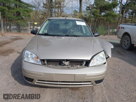 2007 Ford Focus S with VIN 1FAFP34N17W332474, listed as a IAAI auction lot 42052900 with 92,400 mi miles and . Bid and sale history available at carsss.com. Image 13.
