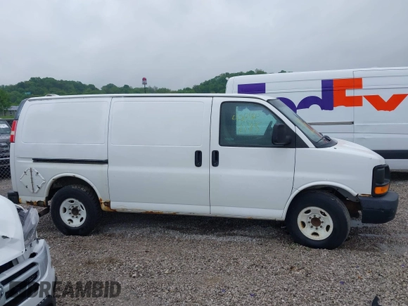 2012 GMC Savana Cargo z VIN 1GTW7FCA3C1186368, wystawiony jako IAAI lot #42127175 z przebiegiem 512 034 mil mil oraz . Historia ofert i sprzedaży dostępna na DreamBid. Obrazek 13.