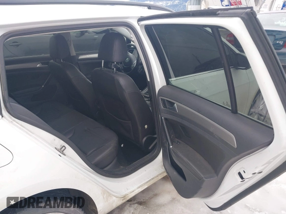 2015 Volkswagen Golf SportWagen TDI SE with VIN 3VWCA7AU0FM506614, listed as a IAAI auction lot 41552304 with 119,209 mi miles. Bid and sale history available at carsss.com. Image 8.