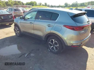 2020 Kia Sportage LX z VIN KNDPMCAC8L7628865, wystawiony jako IAAI lot #42190291 z przebiegiem 72 646 mil mil oraz . Historia ofert i sprzedaży dostępna na DreamBid. Obrazek 3.