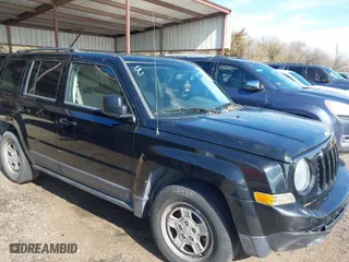 2017 Jeep Patriot Sport with VIN 1C4NJPBA7HD149107, listed as a IAAI auction lot 41465385 with 106,402 mi miles. Bid and sale history available at carsss.com. Image 1.