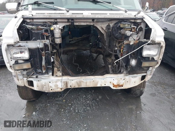 1993 GMC Van z VIN 1GTEG25H1PF507914, wystawiony jako IAAI lot #41546672 z przebiegiem 226 974 mil mil oraz . Historia ofert i sprzedaży dostępna na DreamBid. Obrazek 6.