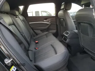 2022 Audi e-tron Premium Plus с VIN WA1LAAGE5NB021918, выставлен на аукционе Copart как лот 88352465 с пробегом 42 662 миль миль и Списание • Salvage title. История ставок и продаж доступна на DreamBid. Изображение 11.