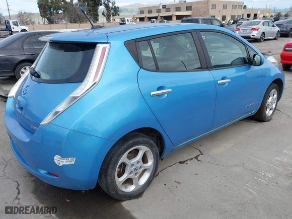 2013 Nissan LEAF SV with VIN 1N4AZ0CP8DC413362, listed as a IAAI auction lot 41669017 with NaN miles. Bid and sale history available at carsss.com. Image 4.