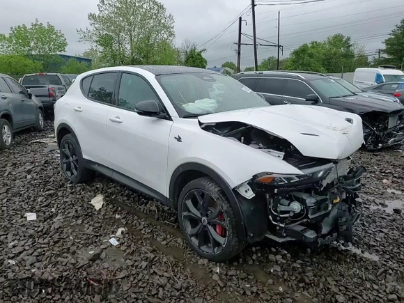 2024 Dodge Hornet GT Plus with VIN ZACNDFBN9R3A26665, listed as a Copart auction lot 54555225 with 8,453 mi miles and Salvage title. Bid and sale history available at DreamBid. Image 14.