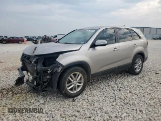 2014 Kia Sorento LX z VIN 5XYKT4A63EG425045, wystawiony jako Copart lot #56755685 z przebiegiem 89 335 mil mil oraz Szkoda całkowita • Salvage title. Historia ofert i sprzedaży dostępna na DreamBid. Obrazek 1.