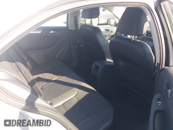 2015 Volkswagen Jetta SE с VIN 3VWD17AJ4FM323906, выставлен на аукционе IAAI как лот 42543996 с пробегом 88 382 миль миль и . История ставок и продаж доступна на DreamBid. Изображение 8.