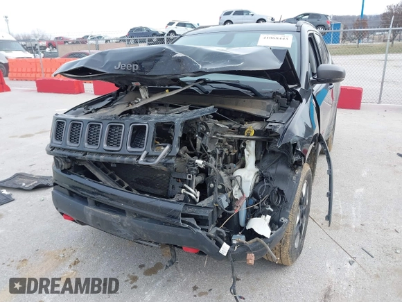 2018 Jeep Compass Trailhawk with VIN 3C4NJDDB6JT442016, listed as a IAAI auction lot 41068443 with 114,579 mi miles and . Bid and sale history available at carsss.com. Image 6.