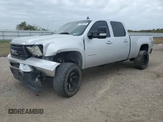 2012 GMC Sierra 2500HD SLT z VIN 1GT121E89CF112381, wystawiony jako Copart lot #83098594 z przebiegiem 240 168 mil mil oraz Szkoda całkowita • Salvage title. Historia ofert i sprzedaży dostępna na DreamBid. Obrazek 1.