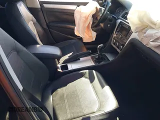 2012 Volkswagen Passat SE z VIN 1VWBN7A3XCC086400, wystawiony jako IAAI lot #41839332 z przebiegiem 83 567 mil mil oraz . Historia ofert i sprzedaży dostępna na DreamBid. Obrazek 5.