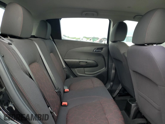 2020 Chevrolet Sonic LT z VIN 1G1JD6SB5L4137709, wystawiony jako Copart lot #55651925 z przebiegiem 38 048 mil mil oraz Szkoda całkowita • Salvage title. Historia ofert i sprzedaży dostępna na DreamBid. Obrazek 10.