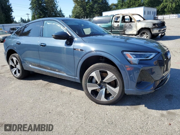 2021 Audi e-tron Sportback Prestige z VIN WA13AAGE8MB037626, wystawiony jako Copart lot #69024824 z przebiegiem 21 649 mil mil oraz Szkoda całkowita • Salvage title. Historia ofert i sprzedaży dostępna na DreamBid. Obrazek 4.