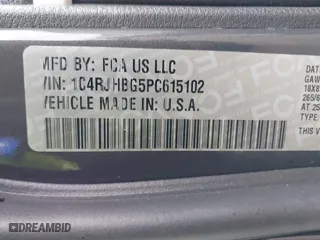 2023 Jeep Grand Cherokee Limited with VIN 1C4RJHBG5PC615102, listed as a IAAI auction lot 41723657 with 29,037 mi miles. Bid and sale history available at carsss.com. Image 9.