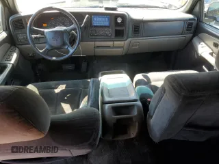 2002 Chevrolet Suburban LS with VIN 1GNEC16T22J302186, listed as a Copart auction lot 49346435 with 220,352 mi miles and Salvage Title. Bid and sale history available at carsss.com. Image 8.