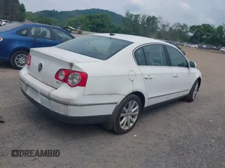 2007 Volkswagen Passat 2.0T z VIN WVWEK73C47P104958, wystawiony jako IAAI lot #42482727 z przebiegiem 171 507 mil mil oraz . Historia ofert i sprzedaży dostępna na DreamBid. Obrazek 4.