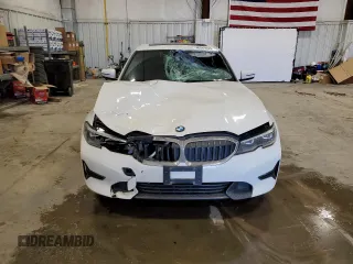 2019 BMW 3 Series 330i xDrive with VIN 3MW5R7J57K8B00679, listed as a Copart auction lot 46289995 with 77,184 mi miles and Non Repairable. Bid and sale history available at DreamBid. Image 5.