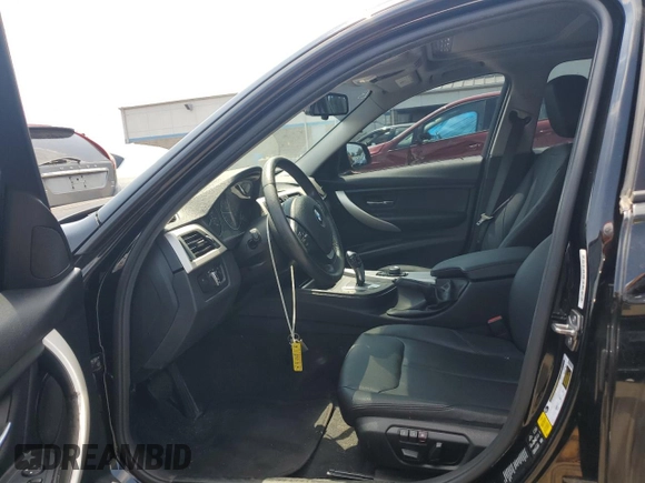 2015 BMW 3 Series 320i xDrive с VIN WBA3C3C55FK202226, выставлен на аукционе Copart как лот 60952825 с пробегом 112 142 миль миль и Списание • Salvage title. История ставок и продаж доступна на DreamBid. Изображение 7.