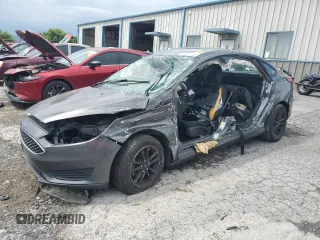 2016 Ford Focus SE z VIN 1FADP3F21GL242348, wystawiony jako Copart lot #63914755 z przebiegiem Nie podano mil oraz Szkoda całkowita • Salvage title. Historia ofert i sprzedaży dostępna na DreamBid. Obrazek 1.