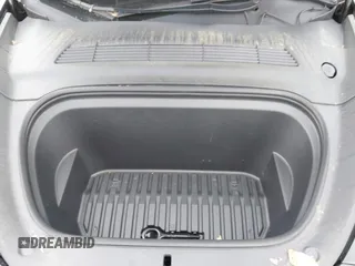 2023 Tesla Model Y Performance z VIN 7SAYGDEF7PF663387, wystawiony jako IAAI lot #42129258 z przebiegiem 42 691 mil mil oraz . Historia ofert i sprzedaży dostępna na DreamBid. Obrazek 10.