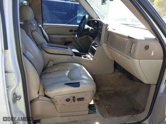 2005 Chevrolet Tahoe Z71 with VIN 1GNEC13T75R137262, listed as a IAAI auction lot 41986209 with 292,885 mi miles. Bid and sale history available at carsss.com. Image 5.