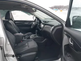 2015 Nissan Rogue SL with VIN 5N1AT2MV4FC898201, listed as a IAAI auction lot 41953663 with Not Provided miles. Bid and sale history available at carsss.com. Image 5.