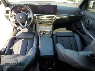 2023 BMW 3 Series 330i z VIN 3MW69FF02P8D08357, wystawiony jako Copart lot #57848895 z przebiegiem 9 923 mil mil oraz Szkoda całkowita • Salvage title. Historia ofert i sprzedaży dostępna na DreamBid. Obrazek 8.