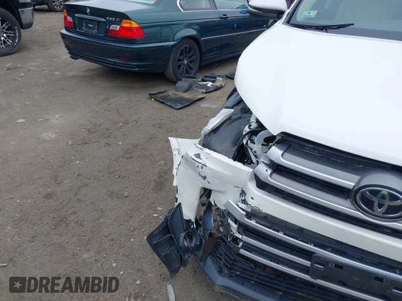 2019 Toyota Highlander SE with VIN 5TDJZRFH3KS629568, listed as a IAAI auction lot 42037373 with 93,358 mi miles and . Bid and sale history available at DreamBid. Image 6.