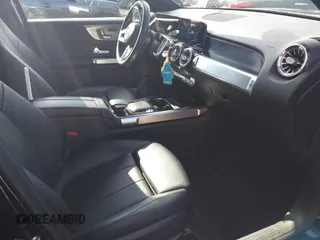 2020 Mercedes-Benz GLB 250 z VIN WDC4M4HB3LW006986, wystawiony jako IAAI lot #41289935 z przebiegiem 90 001 mil mil oraz . Historia ofert i sprzedaży dostępna na DreamBid. Obrazek 5.