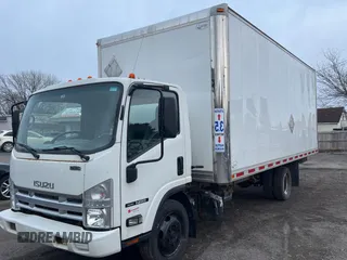 2017 Isuzu NRR IBT z VIN JALE5W168H7303297, wystawiony jako Copart lot #83224784 z przebiegiem 141 345 mil mil oraz Tytuł czysty. Historia ofert i sprzedaży dostępna na DreamBid. Obrazek 2.