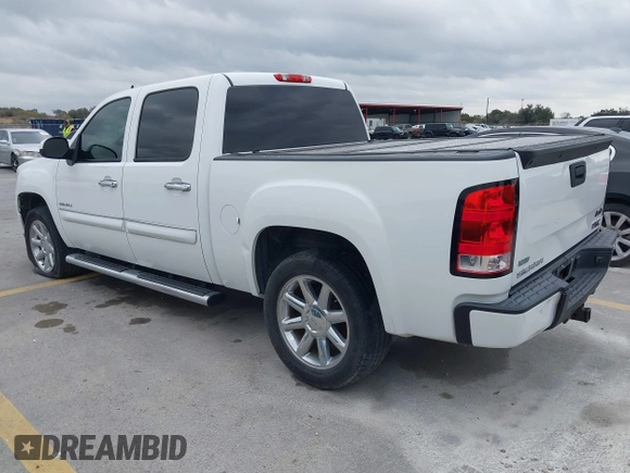 2011 GMC Sierra 1500 Denali z VIN 3GTP2XE25BG404518, wystawiony jako IAAI lot #41504566 z przebiegiem 187 926 mil mil oraz . Historia ofert i sprzedaży dostępna na DreamBid. Obrazek 3.