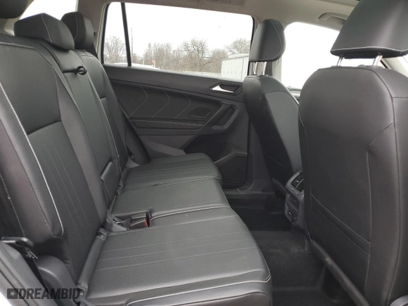 2024 Volkswagen Tiguan SE with VIN 3VVMB7AX5RM186579, listed as a Copart auction lot 49858415 with 4,239 mi miles and Salvage Title. Bid and sale history available at carsss.com. Image 11.