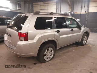 2008 Mitsubishi Endeavor LS z VIN 4A4MN21S48E043584, wystawiony jako IAAI lot #41942783 z przebiegiem 185 338 mil mil oraz . Historia ofert i sprzedaży dostępna na DreamBid. Obrazek 4.